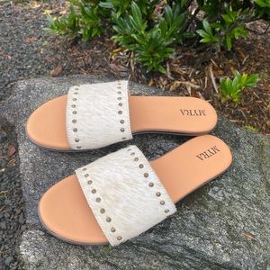 Size 9 Cowhide Sandals